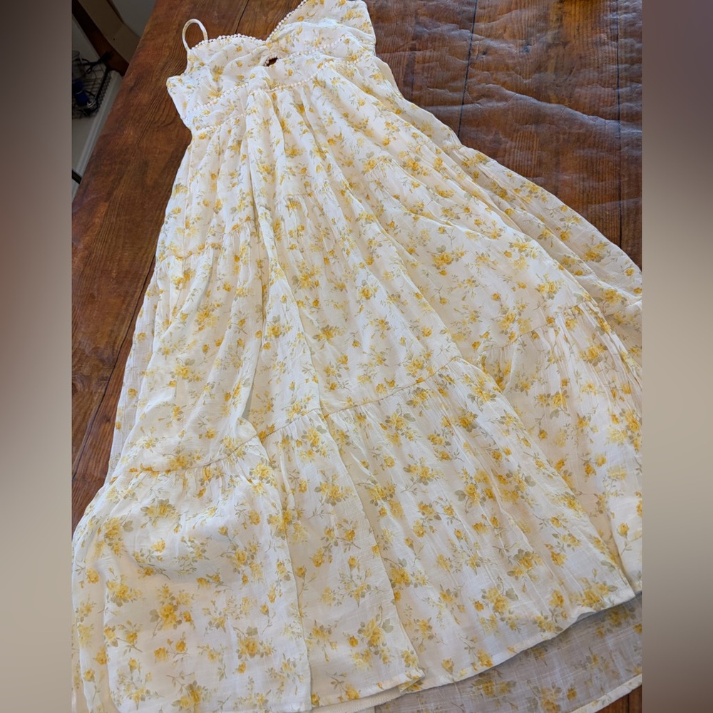 Trixxi White and Yellow Floral Midi Dress - Picture 4 of 6